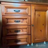 Mobile con 4 cassetti ed anta porta oggetti