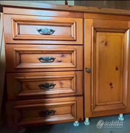 Mobile con 4 cassetti ed anta porta oggetti