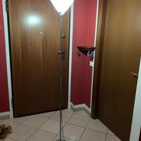 Lampada da terra (piantana) – Design minimalista