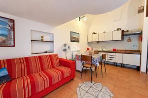2 LOCALI A GAETA