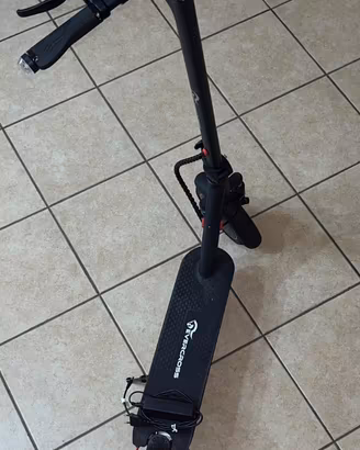 Monopattino elettrico 350W
