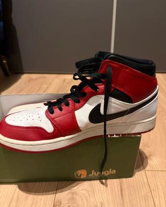 Jordan air 1 mid chicago