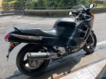 Honda CBR 1000 F