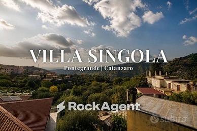 Villa di 250 m² con più di 5 locali e box auto a C
