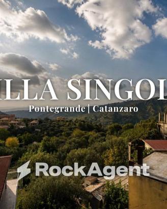 Villa di 250 m² con più di 5 locali e box auto a C