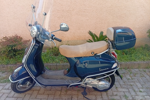 Vespa lx125 colore blu metallizzato