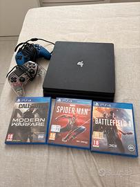 PS4 Slim 500GB con 2 controller e 3 giochi