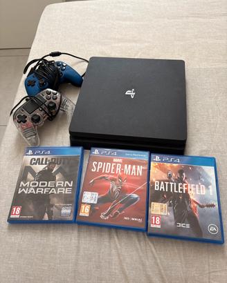 PS4 Slim 500GB con 2 controller e 3 giochi