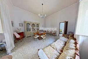 SOLUZIONE INDIPENDENTE CON CANTINA E TERRAZZO