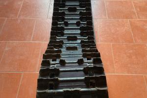 Cingolo motoslitta neve battuta 144”