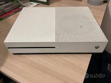 Xbox one con 13 giochi 