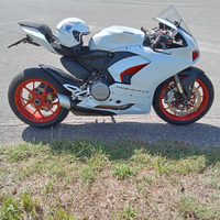 Panigale V2