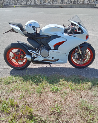 Panigale V2
