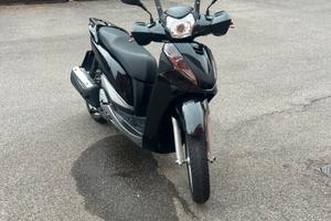 Honda sh 300 (2015)