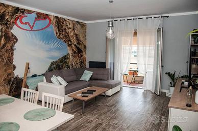 Appartamento di 125 m² con 5 locali e box auto a L