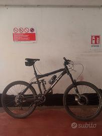 Mountain bike da enduro 