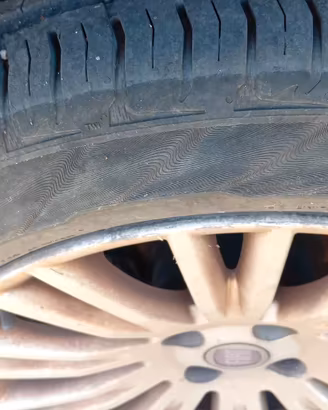 Cerchi in lega complete di gomme fiat bravo.