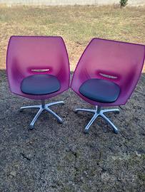 poltroncine in carbonato con gambe girevoli