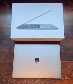 MacBook Pro 13” 2017 - 8 GB RAM – 256 GB SSD