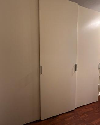 Armadio tre ante scorrevoli