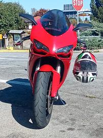 DUCATI 848