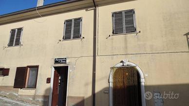 Appartamento di 168 m² con 4 locali a Morra De San