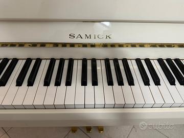 pianoforte verticale Samick bianco