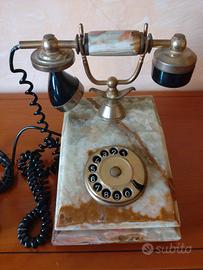 Telefono a disco rotante vintage retro grande