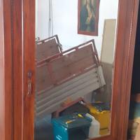 Armadio antico con specchio 