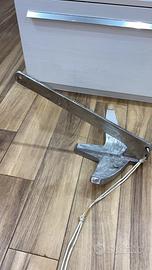 Ancora in acciaio, supporto ausiliario , dotazioni