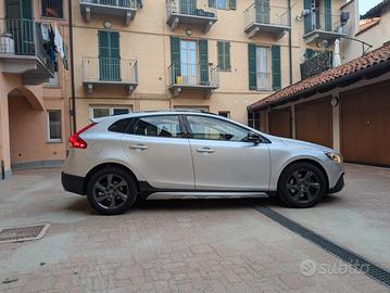 Volvo V40 Cross Country D4