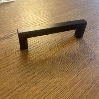 Set di 10 maniglie bianche e nere