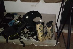 Attrezzatura da enduro completa in blocco