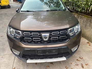 Musata Dacia Sandero anno 2019 marrone