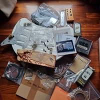 lotto di componenti per chitarra elettrica