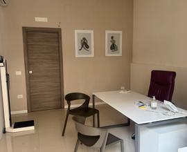 Stanza uso studio ad Aversa