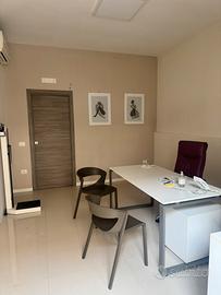 Stanza uso studio ad Aversa