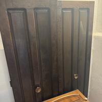 Portoncino restaurato in castagno centenario