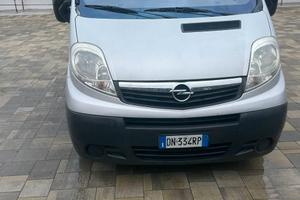 Opel vivaro anno 2008 con 200 Milla km