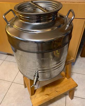 Contenitore olio con rubinetto