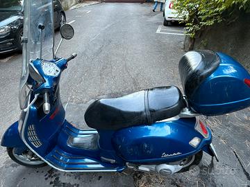 Piaggio Vespa 200GT