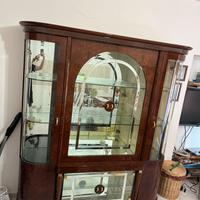 Vetrina per salotto in legno