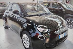 FIAT 500e Berlina 42 kWh KM 320