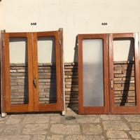 Finestre in legno massello artigianali a due ante