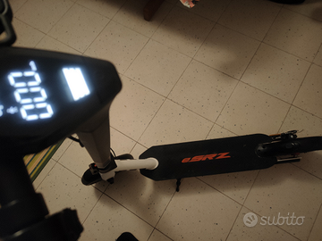 Monopattino elettrico esrz aprilia