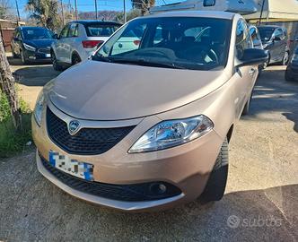 Lancia Ypsilon 1.2 69 CV 5 porte S&S Gold