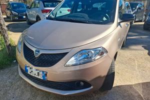Lancia Ypsilon 1.2 69 CV 5 porte S&S Gold