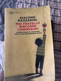 Mio fratello rincorre i dinosauri ISBN 9788806239