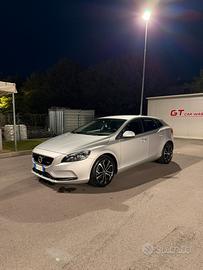 Volvo V40 2.0 d2 R-design