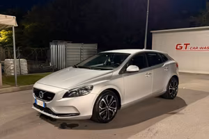 Volvo V40 2.0 d2 R-design